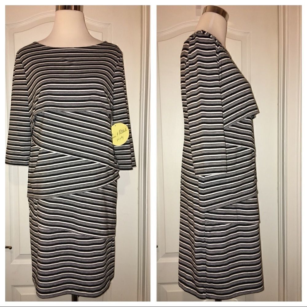 Dark navy & white bandage style dress sz L
